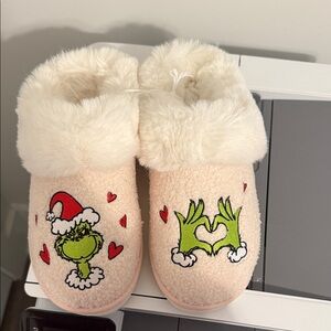 Aerie Cream and Green Grinch Slippers